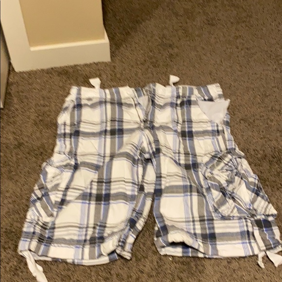 Urban heritage cargo shorts - Picture 1 of 2